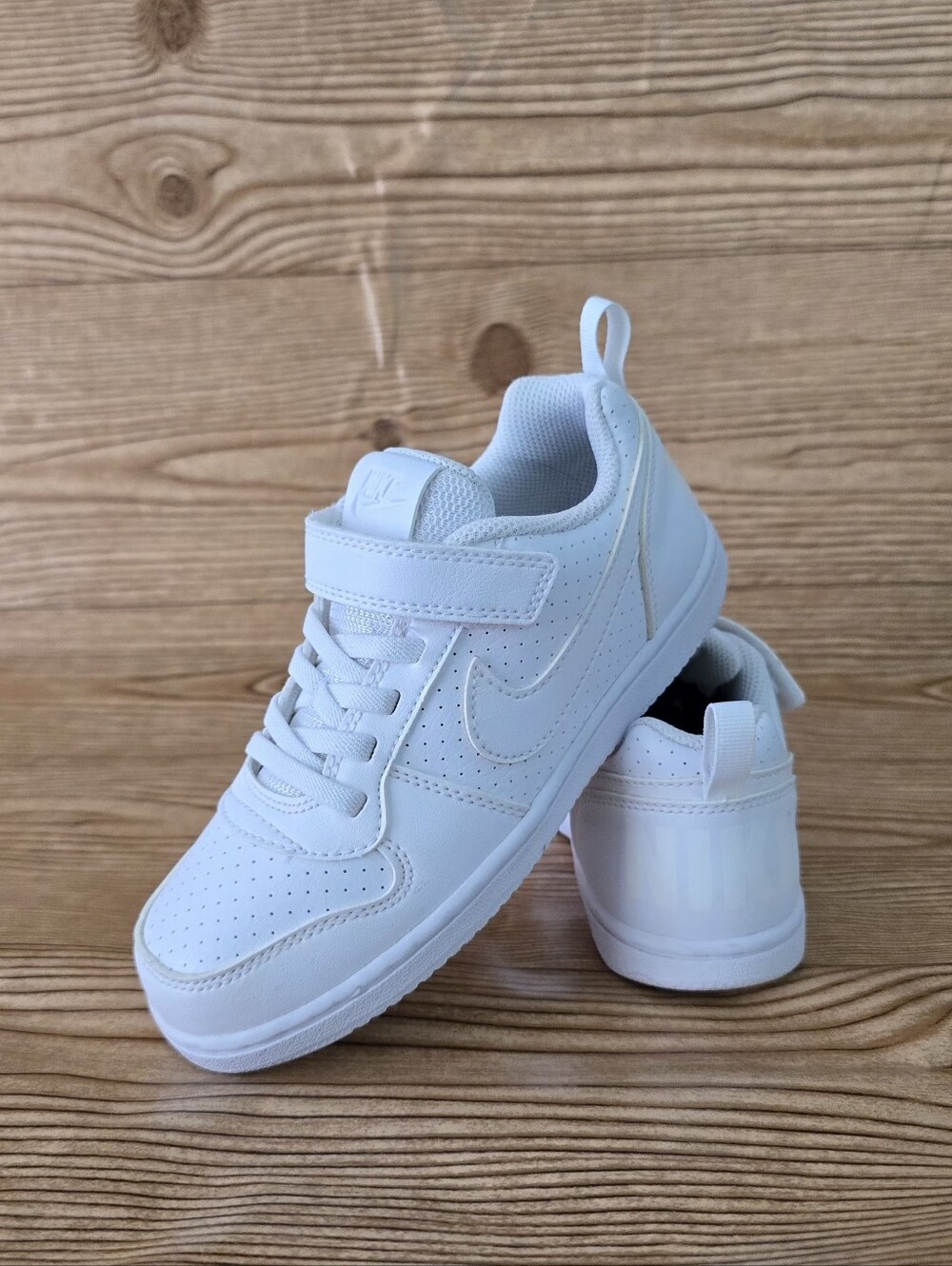 Nike Court Borough Low 2